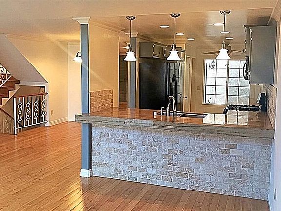 3rd image of 4315 Freedom Dr Unit 4