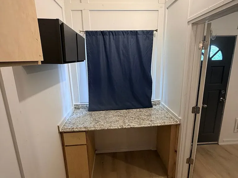 Remodeled One Bedroom Apartment in North Salem — Photo 10