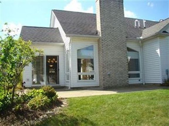 3rd image of 411 Muirfield Dr