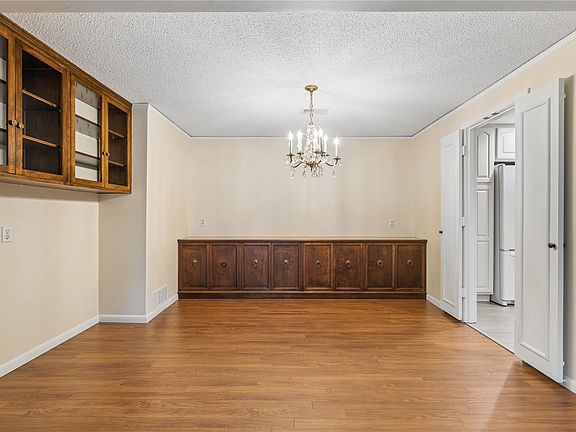 3rd image of 100 Thompson Dr SE APT 120