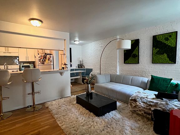 3rd image of 349 W 29th St APT 3B