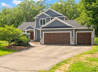 16235 Kenora Ct, Lakeville, MN 55044