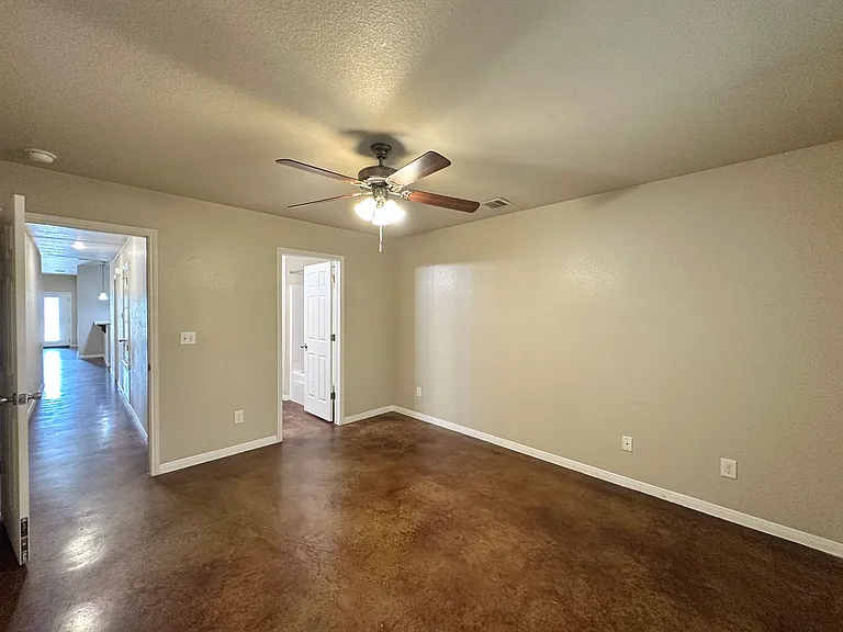 928 Maplewood St — Photo 25