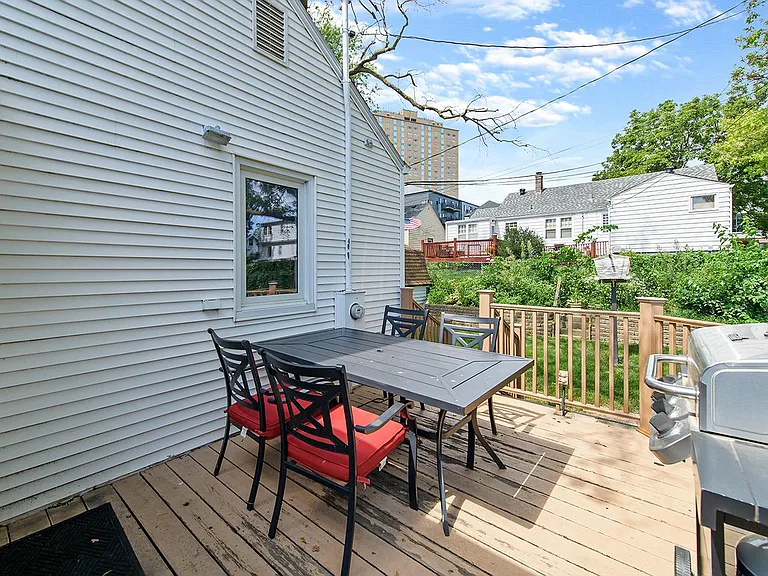 5116 Mason St — Photo 17