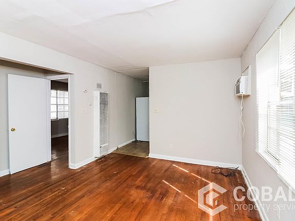 5th image of 890 Greenwood Ave NE #4
