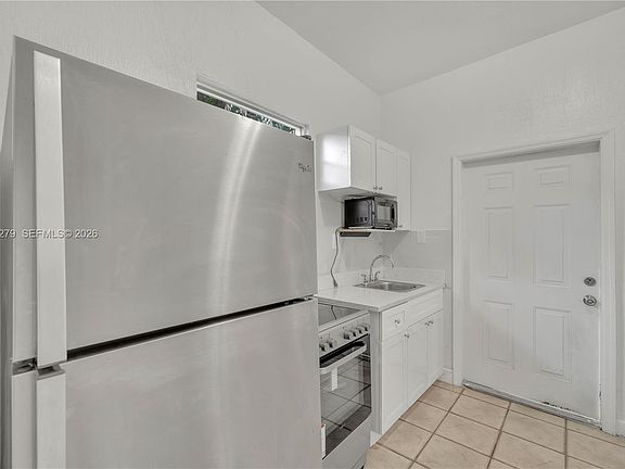 5th image of 536 NW 25th Ave #C