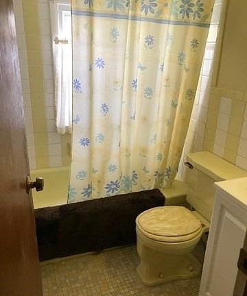 2nd image of 467 Maitland St