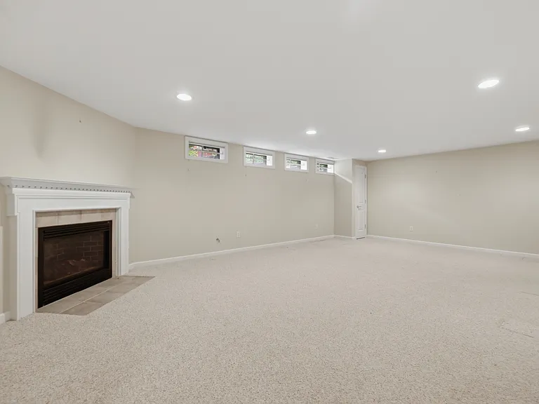 39 Brook Ln — Photo 13