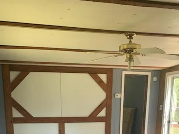 235 Tweedy Ln, Appomattox, VA 24522