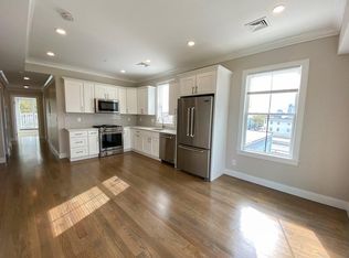 135 Chelsea St #4, Boston, MA 02128