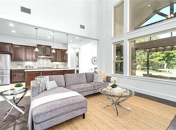 5th image of 12820 Cricoli Dr
