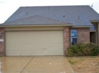 247 Hyltin St, Hutto, TX 78634