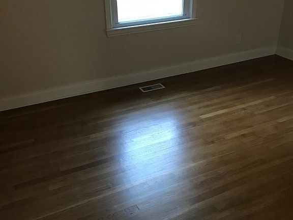 4th image of 905 N May St