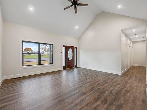4th image of 130 Floral Ave