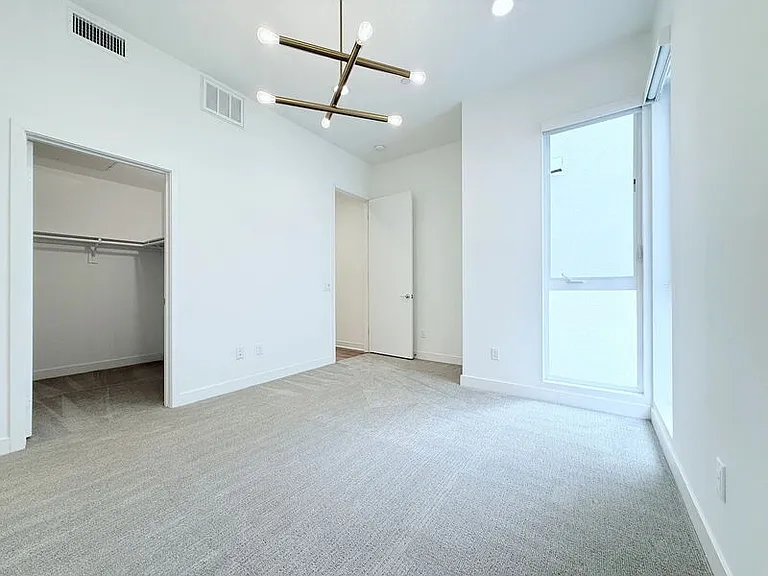 10917 1/2 Otsego St — Photo 16