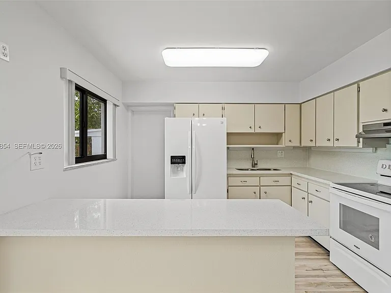 5110 SW 106th Ave — Photo 14