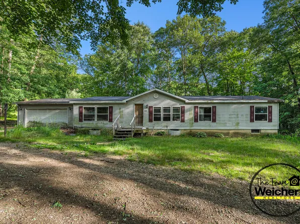 3332 Grant St, Allegan, MI 49010