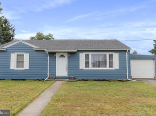 540 Woodstock Rd, Chambersburg, PA 17201