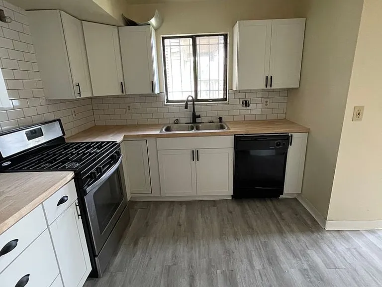1522 Indianola Ave — Photo 4