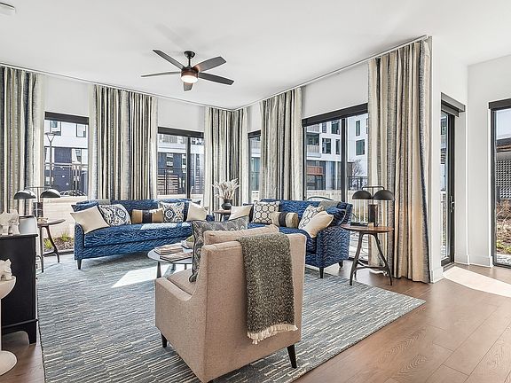AtlanticStation_interior_living room_2095