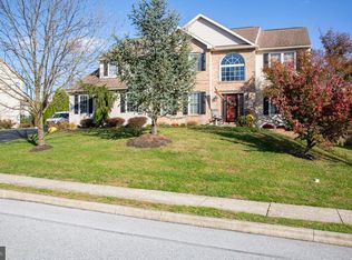 204 Spring View Dr, Douglassville, PA 19518