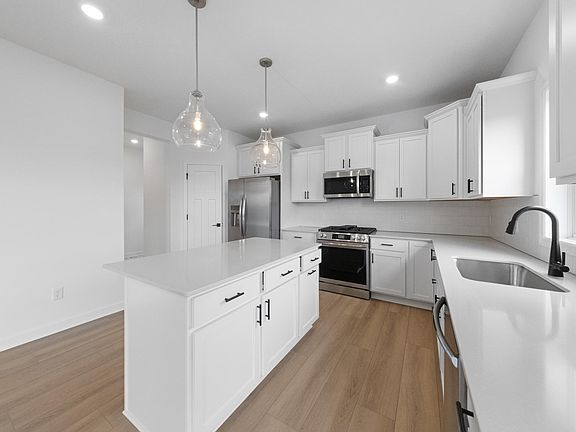 3rd image of 7621 Lotus Ln