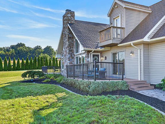 2nd image of 252 Orchard Hill Rd