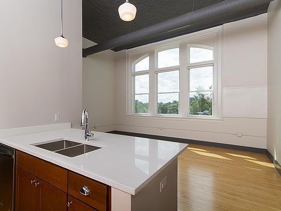 3rd image of 722 W Delavan Ave #207