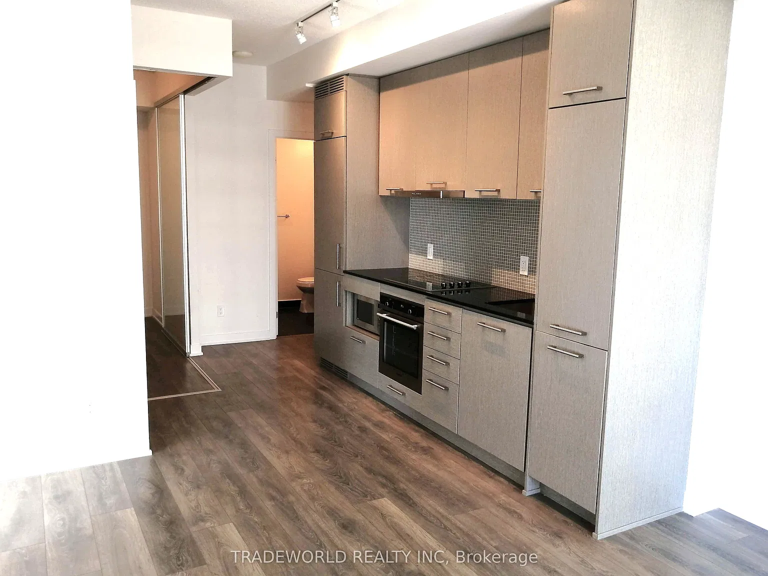2 bed, $2,450 — Photo 4