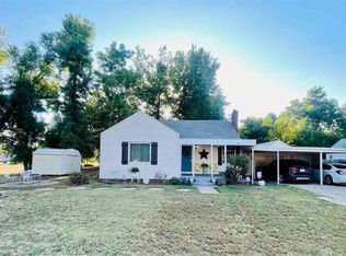 1001 N 10th St, Perry, OK 73077