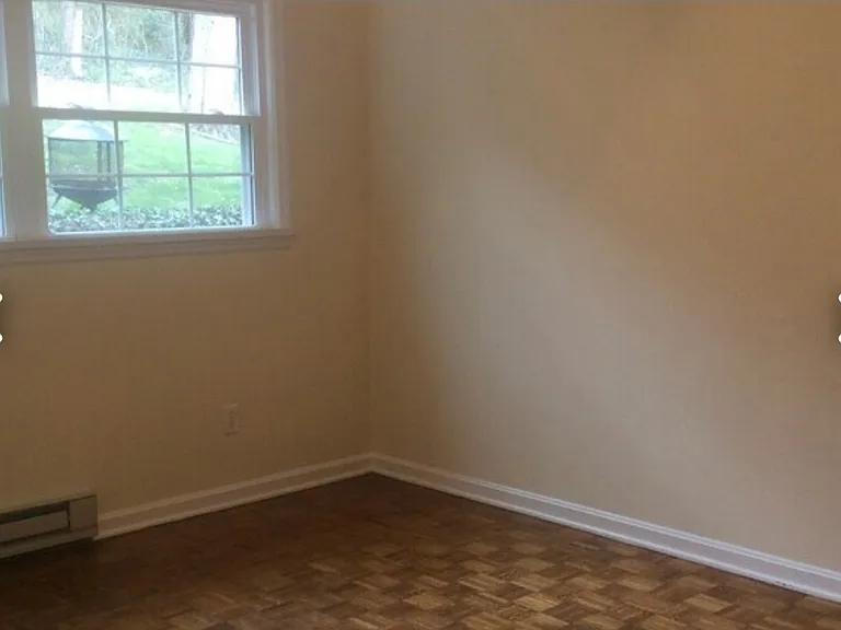 601 W Poplar St #2 — Photo 8