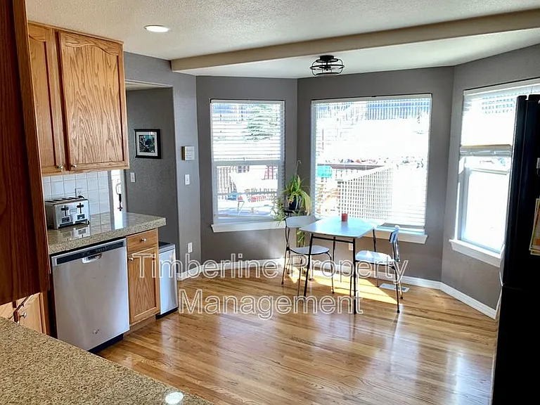 2335 Amberwood Ln — Photo 5