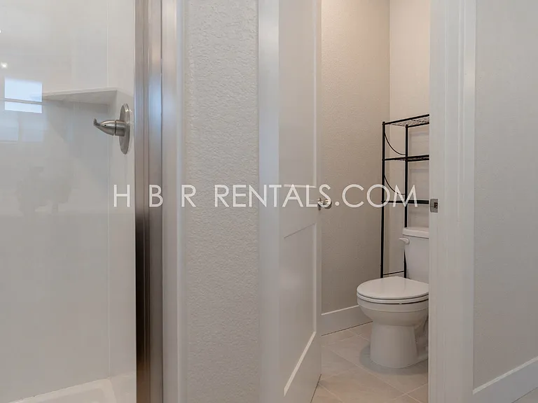 2534 Ottawa Ave — Photo 24