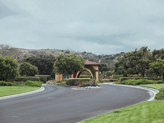 2nd image of 414 Las Laderas Dr