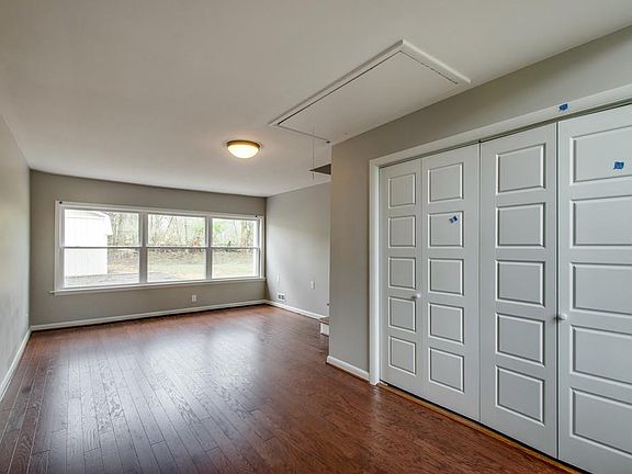 5th image of 807 Ronald Dr