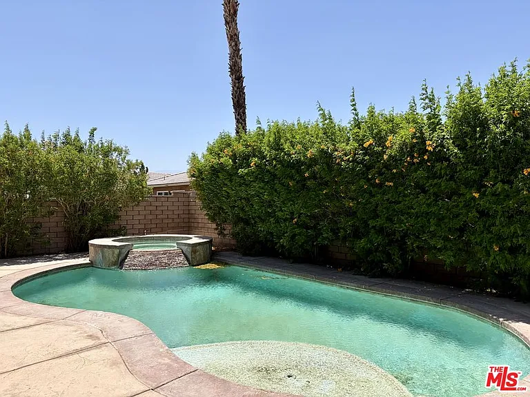 41183 Bank Ct — Photo 16