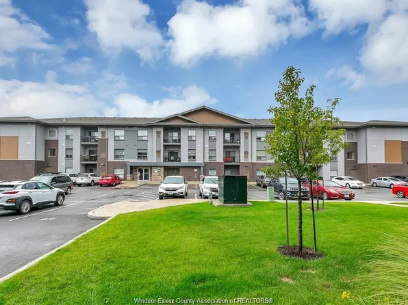 5850 Newman Blvd #213, Lasalle, ON N9J 2K6