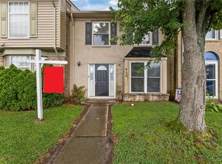 952 Smoke Tree Ln, Virginia Beach, VA 23452