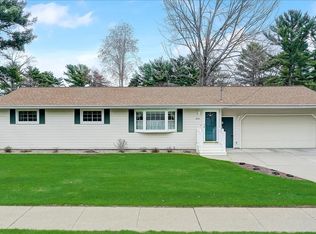 2921 Lincoln St, Wisconsin Rapids, WI 54494