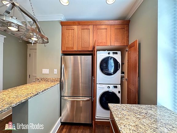 4th image of 3614 N Bosworth Ave #1R