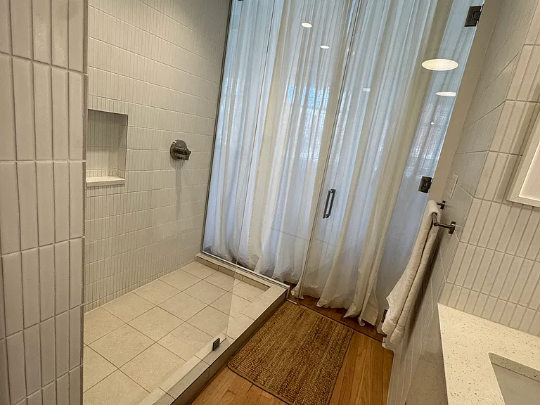 90 Hudson St #2F — Photo 9