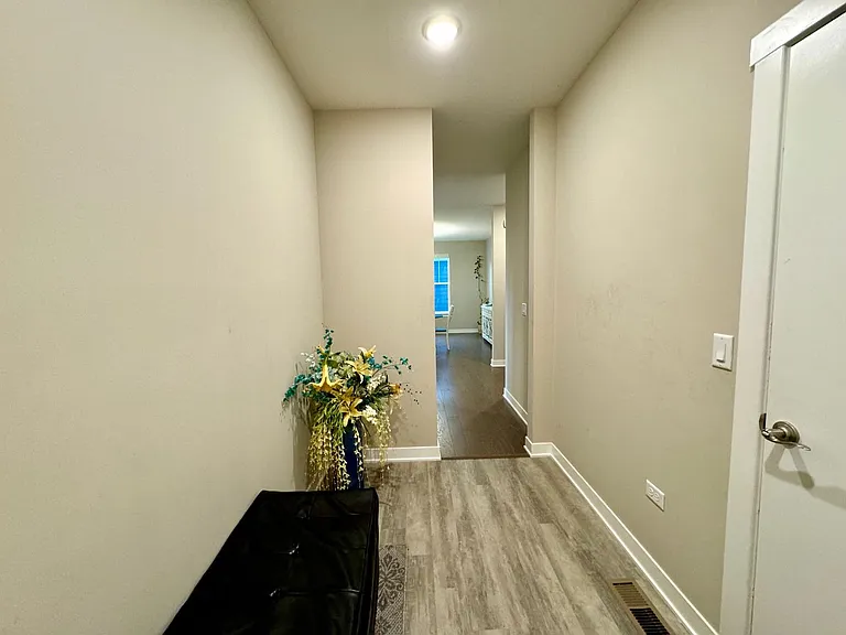 233 Farmstead Ct — Photo 26