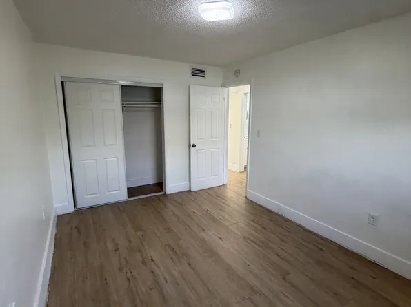 434 SW 6th St, Miami, FL