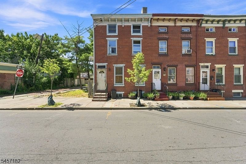 1st image of 37 N Stockton St