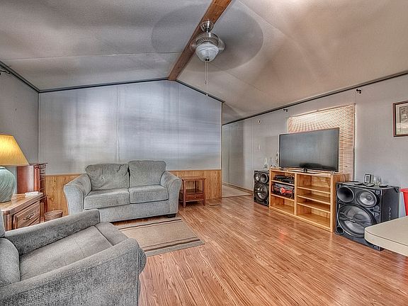 5th image of 705 Irene Dr