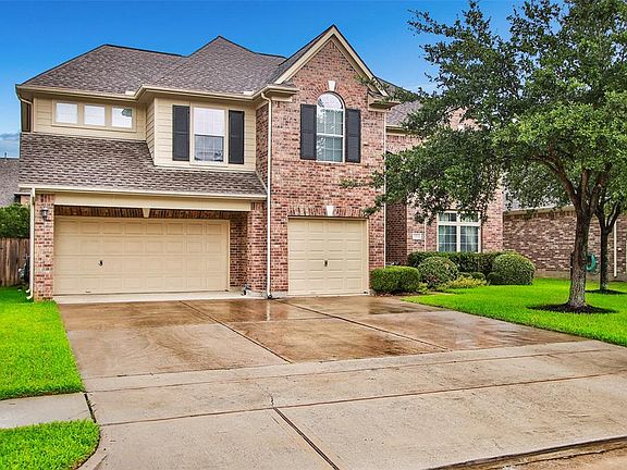 True 3 car garage and located on a cul-de-sac street, this home features a recent roof, radiant attic barrier and double paned windows.