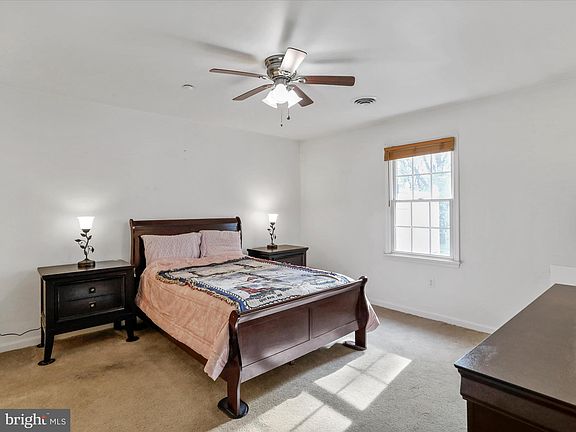 5th image of 324 Key West Dr