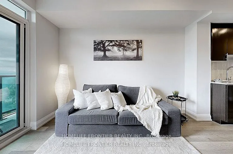 7161 Yonge St #2528 — Photo 10