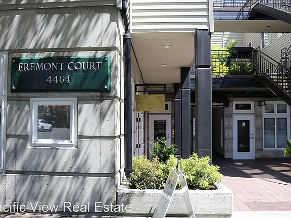 3rd image of 4464 Fremont Ave N #15223871