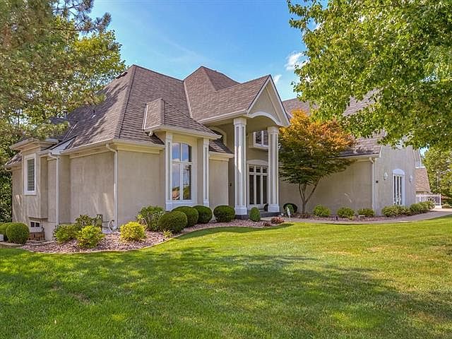 1st image of 660 NE Rushbrook Dr